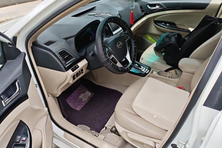 Used BYD Surui 2012 1.5TID Automatic Luxury Version Driver Seat