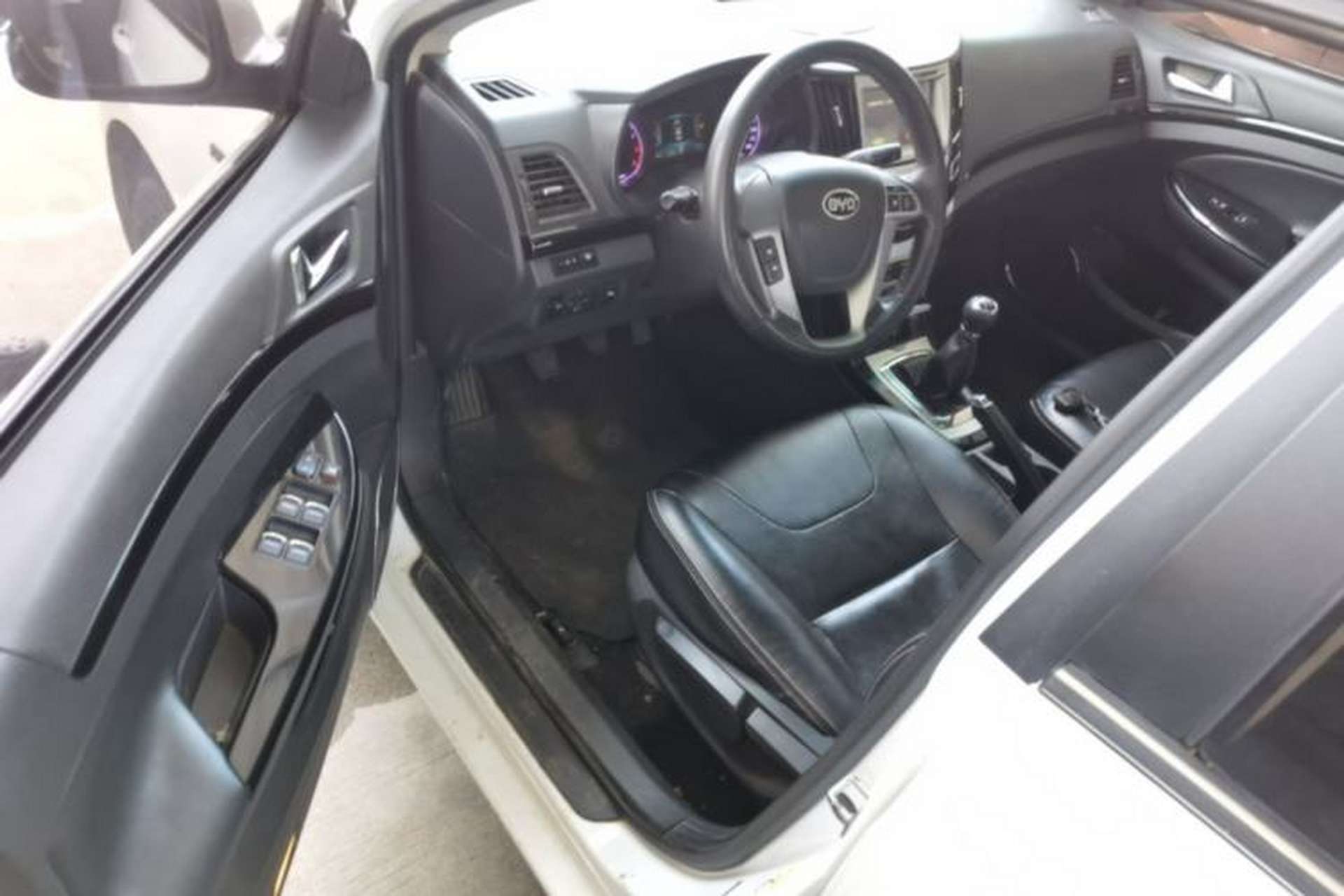 Used BYD Surui 2012 1.5L Manual Luxury Version Driver Seat