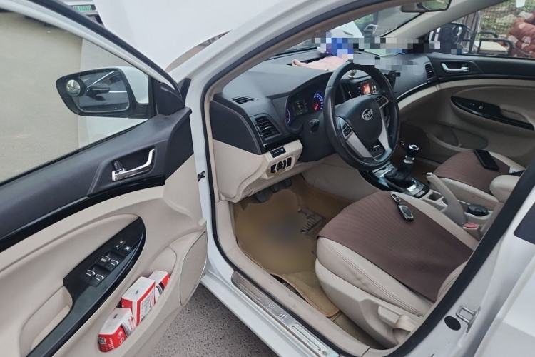 Used BYD Surui 2012 1.5TI Manual Comfort Version Driver Seat