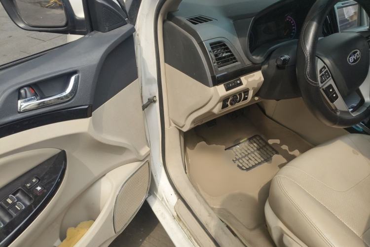 Used BYD Surui 2012 1.5L Manual Comfort Edition Driver Seat