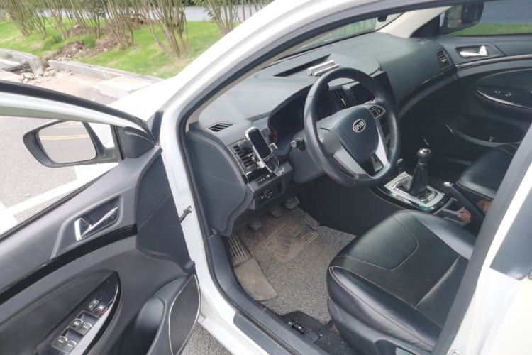 Used BYD Surui 2012 1.5TI Manual Comfort Version Driver Seat