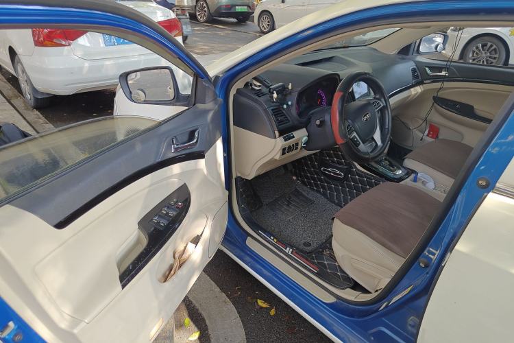 Used BYD Surui 2012 1.5TID Automatic Luxury Version Driver Seat