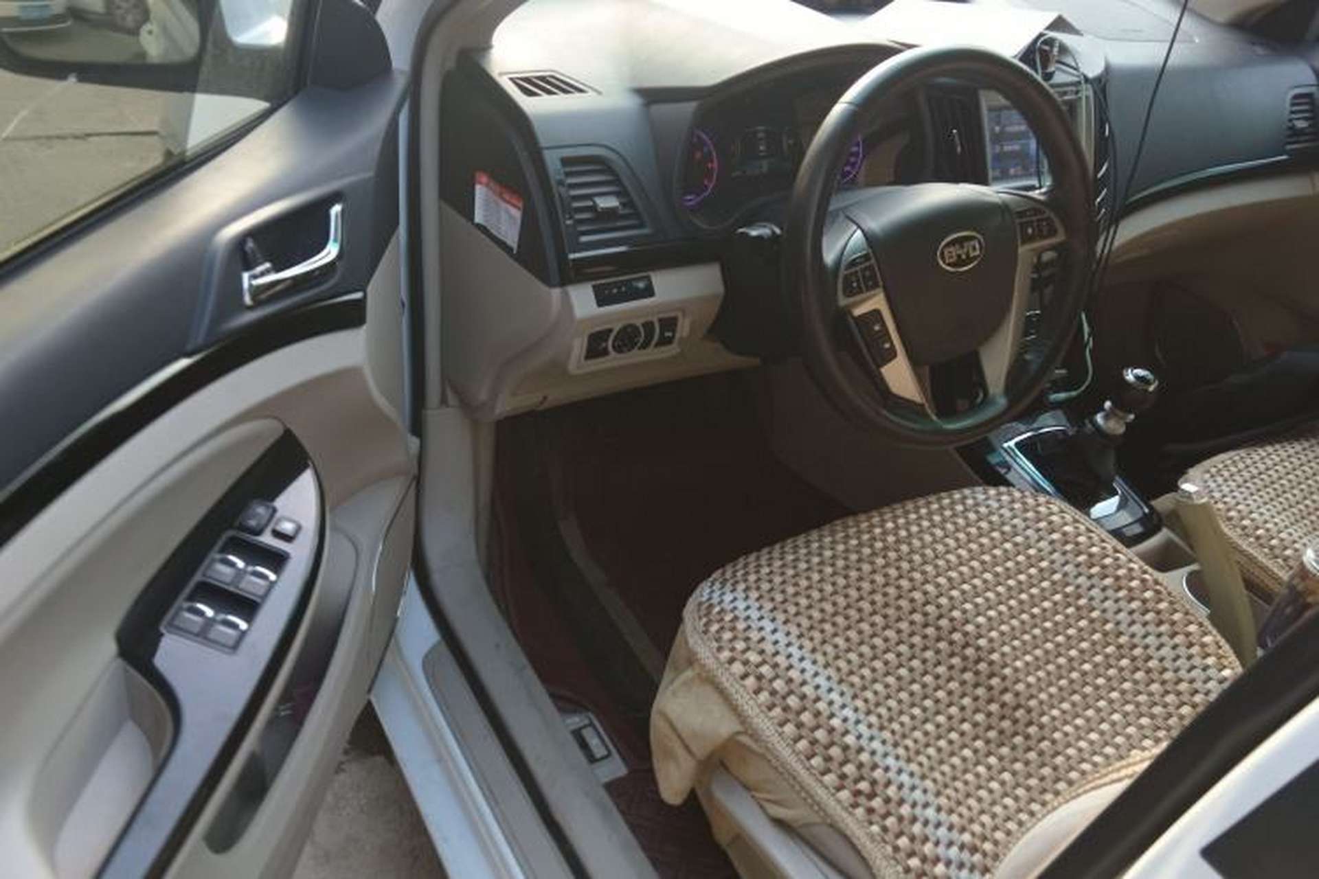 Used BYD Surui 2012 1.5TI Manual Luxury Version Driver Seat