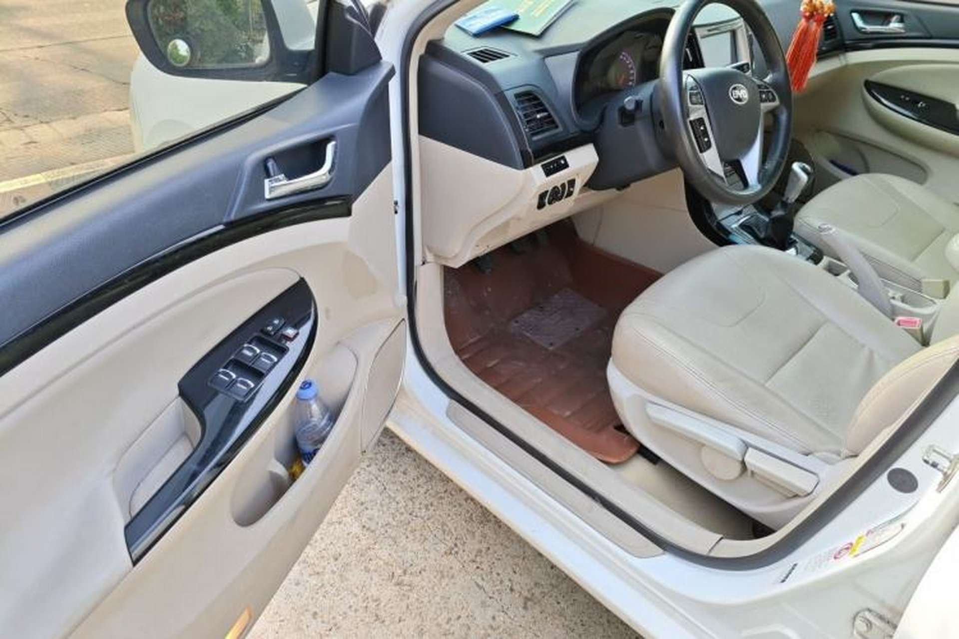 Used BYD Surui 2012 1.5L Manual Luxury Version Driver Seat