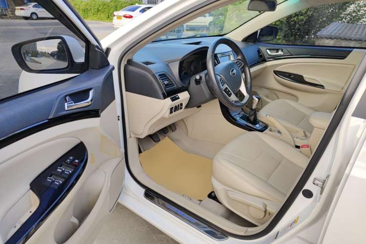 Used BYD Surui 2012 1.5L Manual Luxury Version Driver Seat