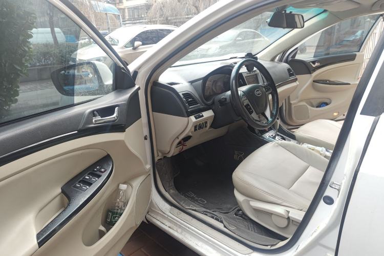 Used BYD Surui 2012 1.5TID Automatic Luxury Version Driver Seat