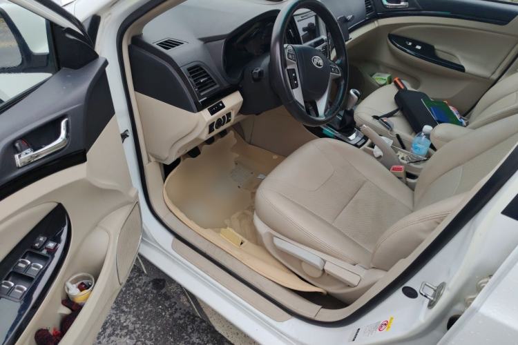 Used BYD Surui 2012 1.5L Manual Luxury Version Driver Seat