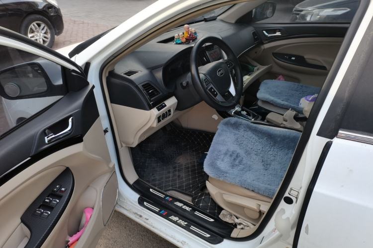 Used BYD Surui 2012 1.5TID Automatic Luxury Version Driver Seat