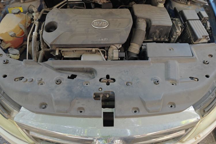 Used BYD Surui 2012 1.5TID Automatic Luxury Version Engine Bay
