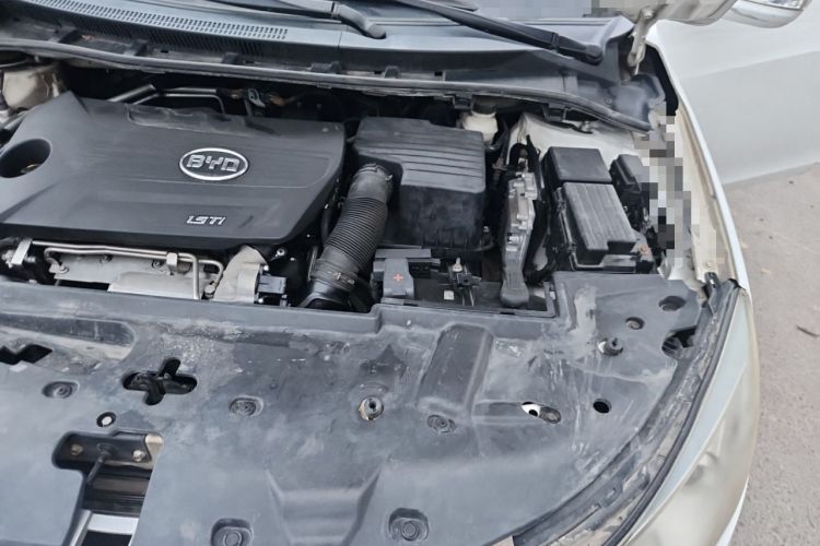 Used BYD Surui 2012 1.5TI Manual Comfort Version Engine Bay Left