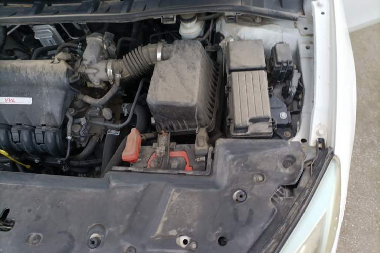 Used BYD Surui 2012 1.5L Manual Luxury Version Engine Bay Left