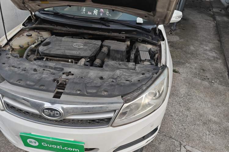 Used BYD Surui 2012 1.5TID Automatic Flagship Version Engine Bay Left