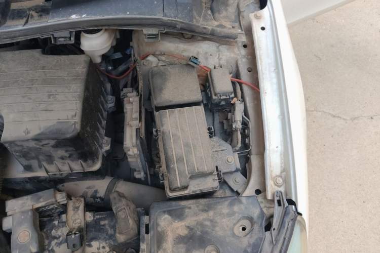 Used BYD Surui 2012 1.5TID Automatic Luxury Version Engine Bay Left
