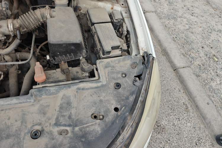 Used BYD Surui 2012 1.5L Manual Luxury Version Engine Bay Left