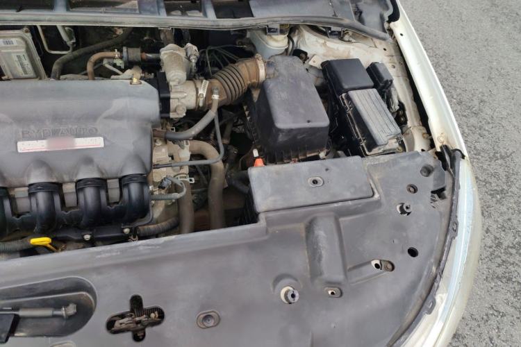 Used BYD Surui 2012 1.5L Manual Luxury Version Engine Bay Left