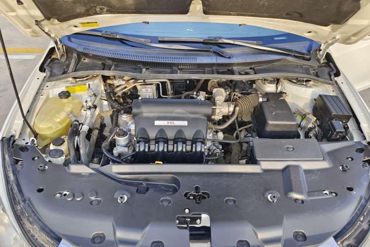 Used BYD Surui 2012 1.5L Manual Luxury Version Engine Bay