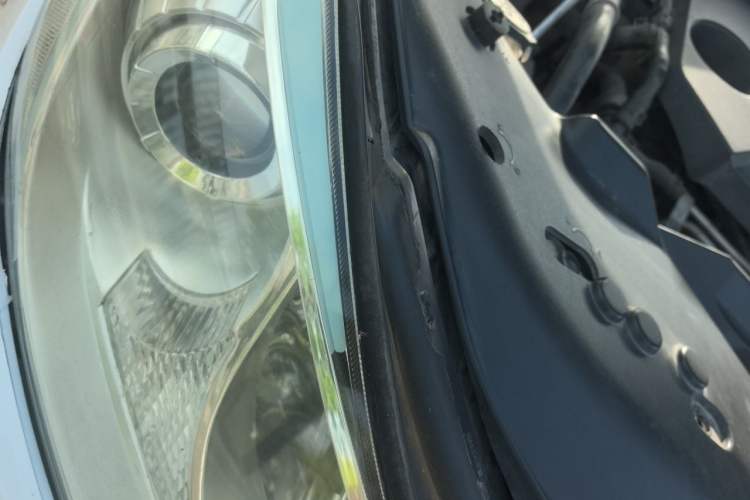 Used BYD Surui 2012 1.5TID Automatic Luxury Version Engine Bay Right