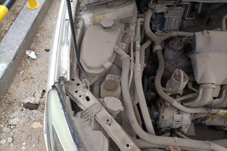 Used BYD Surui 2012 1.5L Manual Luxury Version Engine Bay Right