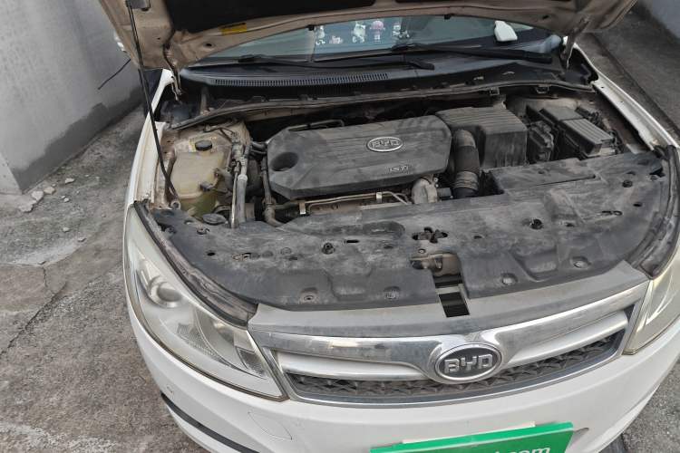 Used BYD Surui 2012 1.5TID Automatic Flagship Version Engine Bay Right
