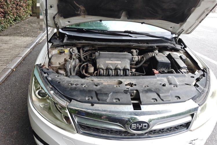 Used BYD Surui 2012 1.5L Manual Luxury Version Engine Bay Right