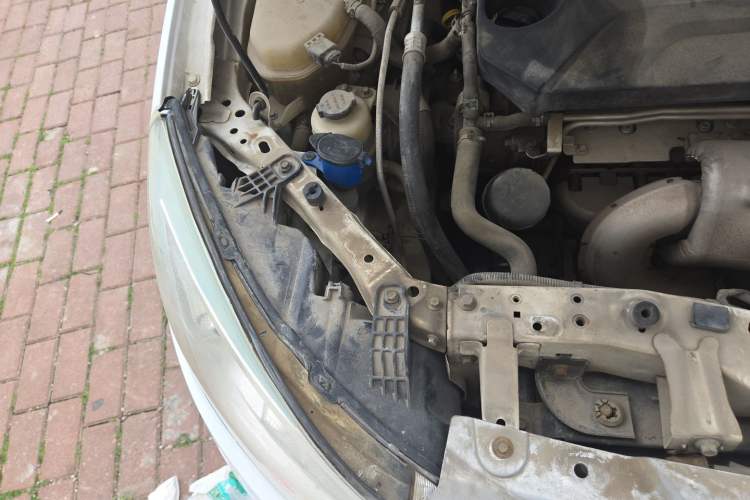 Used BYD Surui 2012 1.5TI Manual Comfort Version Engine Bay Right