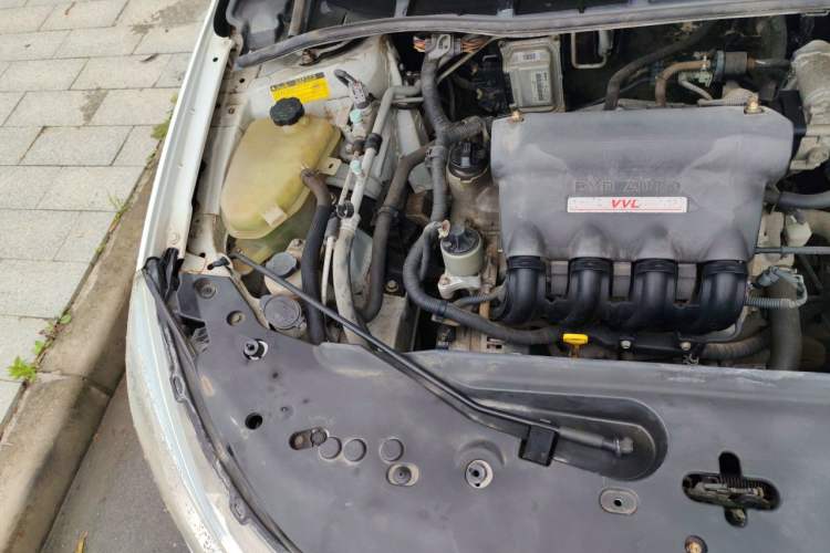 Used BYD Surui 2012 1.5L Manual Luxury Version Engine Bay Right