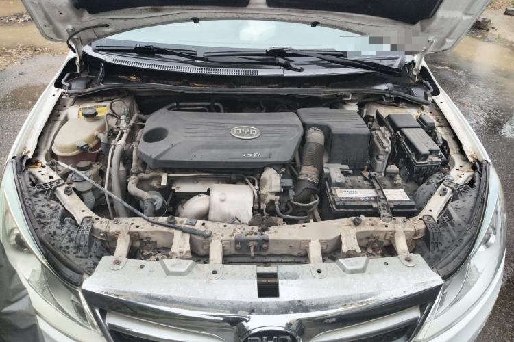 Used BYD Surui 2012 1.5TI Manual Luxury Version Engine Bay