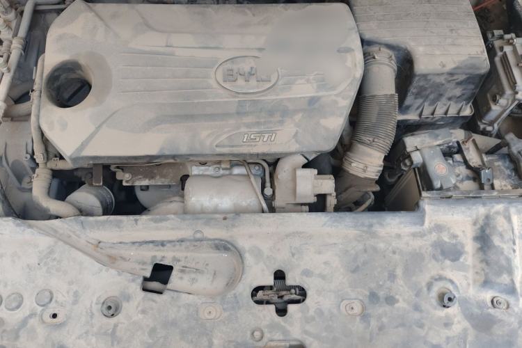 Used BYD Surui 2012 1.5TID Automatic Luxury Version Engine Bay