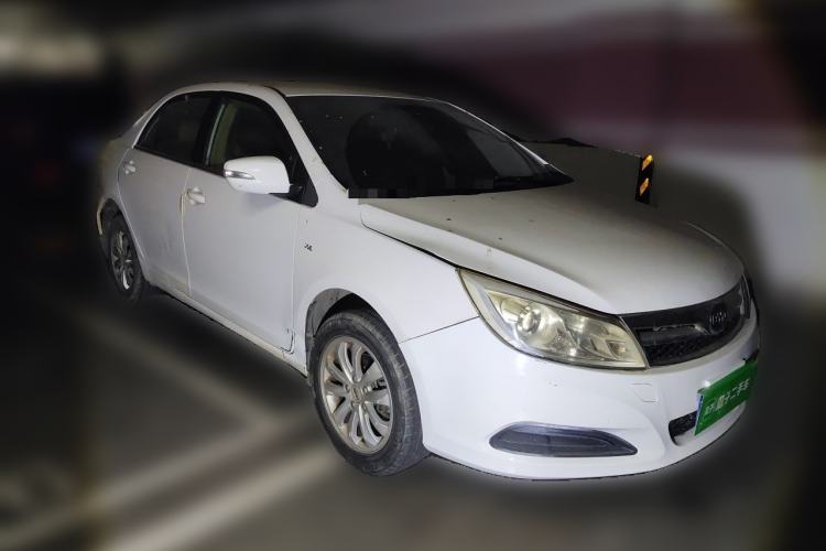 Used BYD Surui 2012 1.5L Manual Comfort Edition Front Right 45 Deg