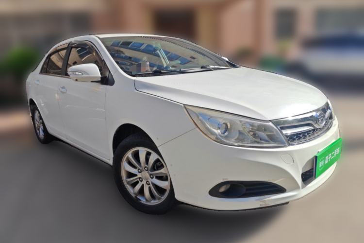 Used BYD Surui 2012 1.5TID Automatic Luxury Version Front Right 45 Deg