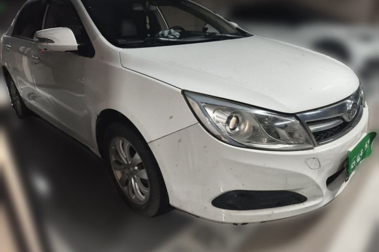 Used BYD Surui 2012 1.5L Manual Luxury Version Front Right 45 Deg