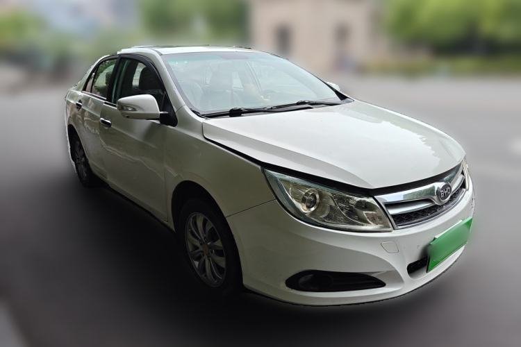 Used BYD Surui 2012 1.5L Manual Luxury Version Front Right 45 Deg