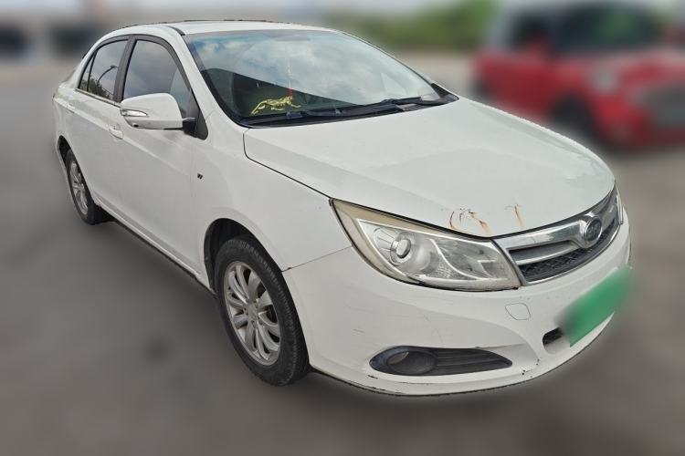 Used BYD Surui 2012 1.5L Manual Luxury Version Front Right 45 Deg