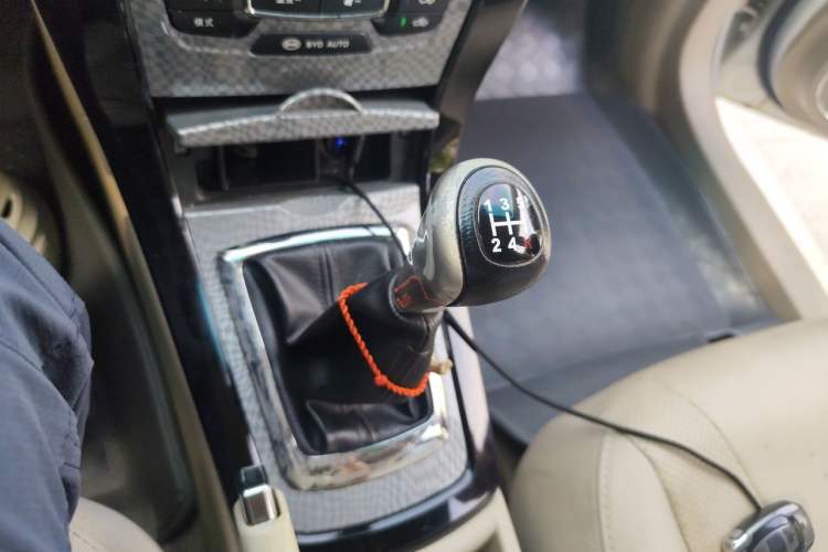 Used BYD Surui 2012 1.5L Manual Comfort Edition Gear Lever