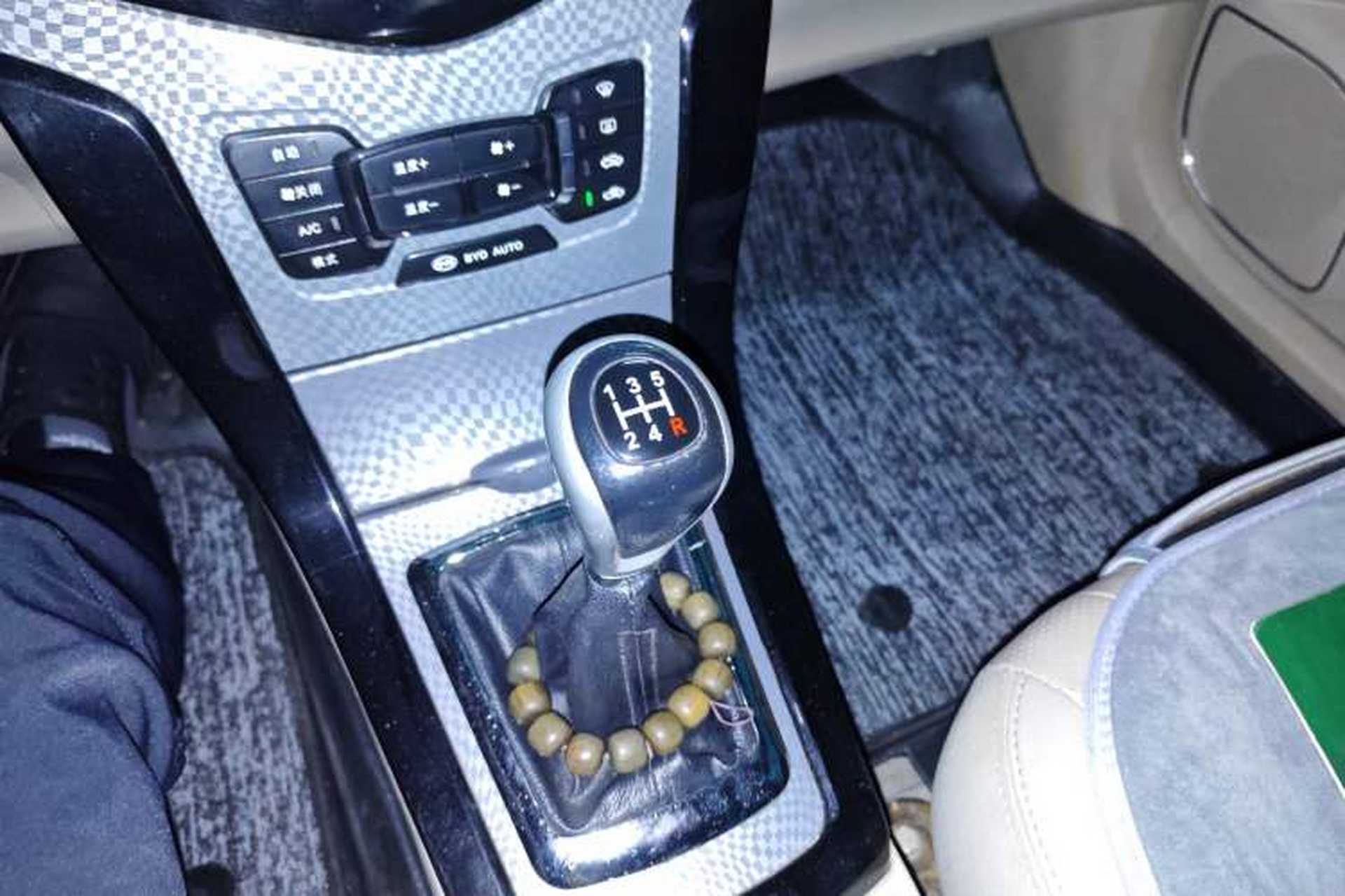 Used BYD Surui 2012 1.5L Manual Luxury Version Gear Lever