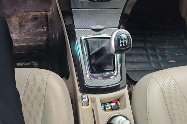 Used BYD Surui 2012 1.5L Manual Luxury Version Gear Lever