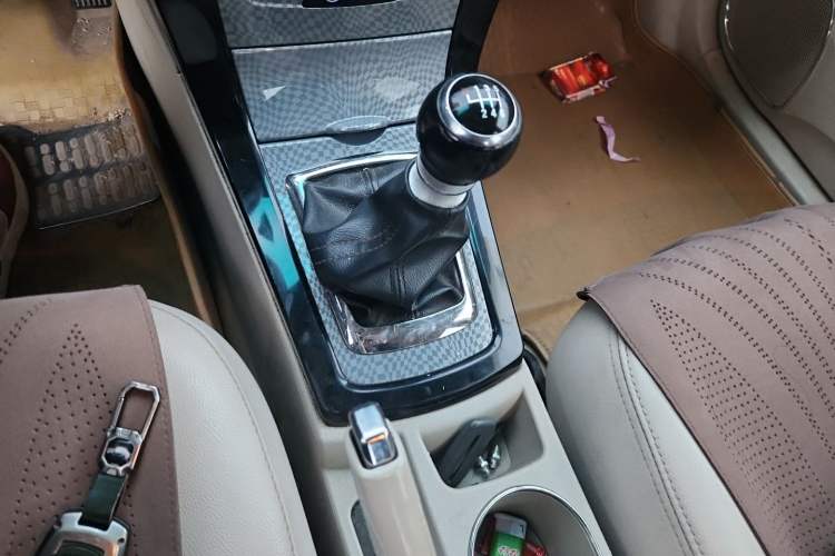 Used BYD Surui 2012 1.5TI Manual Comfort Version Gear Lever