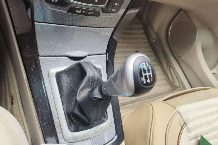 Used BYD Surui 2012 1.5L Manual Luxury Version Gear Lever