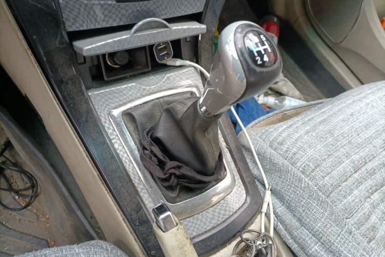 Used BYD Surui 2012 1.5L Manual Luxury Version Gear Lever