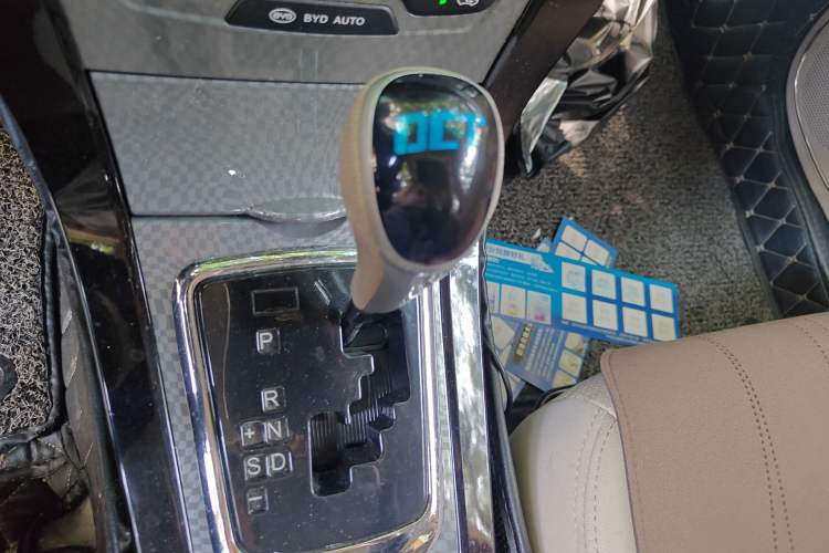 Used BYD Surui 2012 1.5TID Automatic Luxury Version Gear Lever