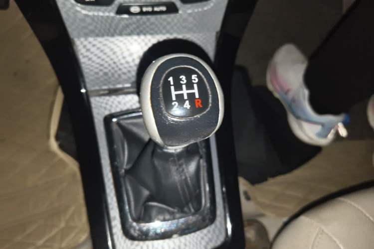 Used BYD Surui 2012 1.5L Manual Luxury Version Gear Lever