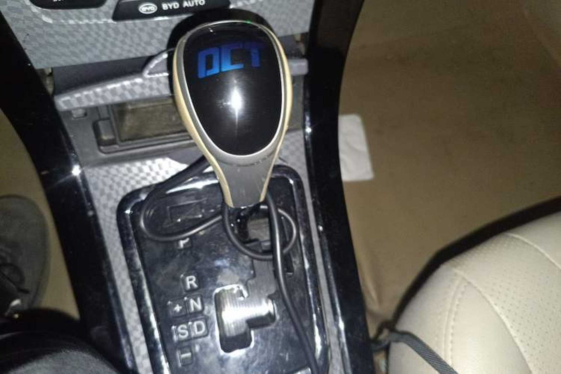 Used BYD Surui 2012 1.5TID Automatic Luxury Version Gear Lever