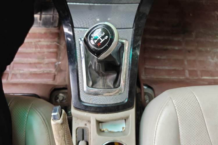 Used BYD Surui 2012 1.5L Manual Luxury Version Gear Lever
