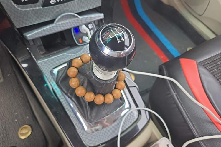 Used BYD Surui 2012 1.5TI Manual Comfort Version Gear Lever