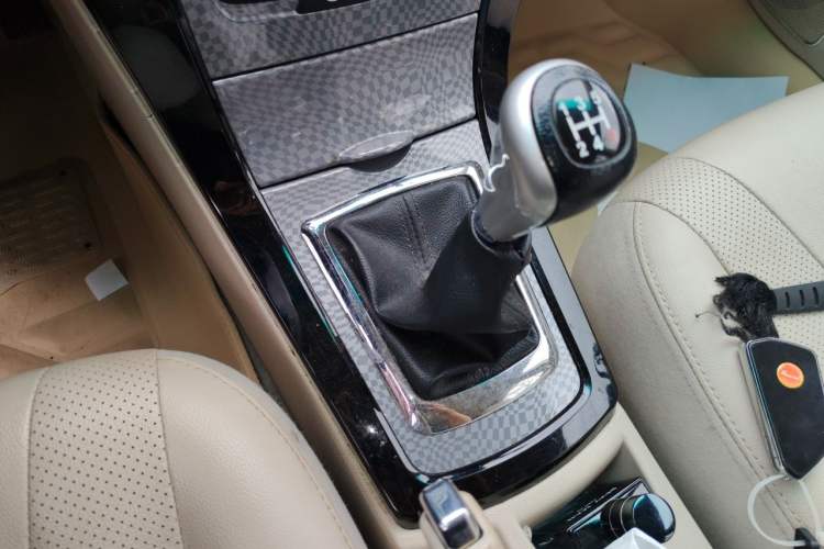 Used BYD Surui 2012 1.5L Manual Luxury Version Gear Lever