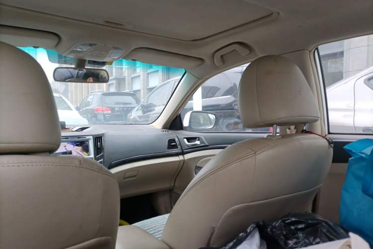 Used BYD Surui 2012 1.5L Manual Luxury Version Headliner