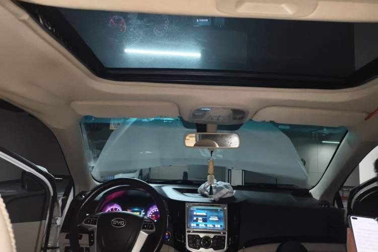Used BYD Surui 2012 1.5L Manual Luxury Version Headliner