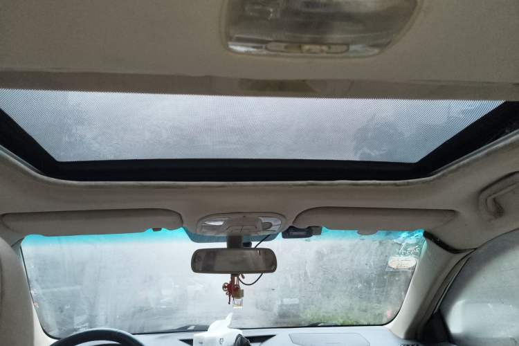 Used BYD Surui 2012 1.5TI Manual Luxury Version Headliner