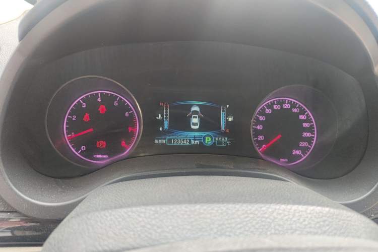 Used BYD Surui 2012 1.5TID Automatic Luxury Version Instrument Cluster