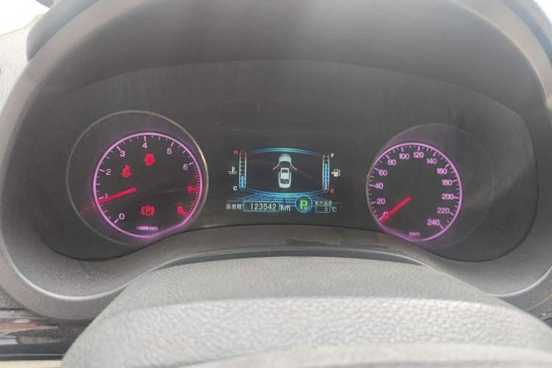 Used BYD Surui 2012 1.5TID Automatic Luxury Version Instrument Cluster